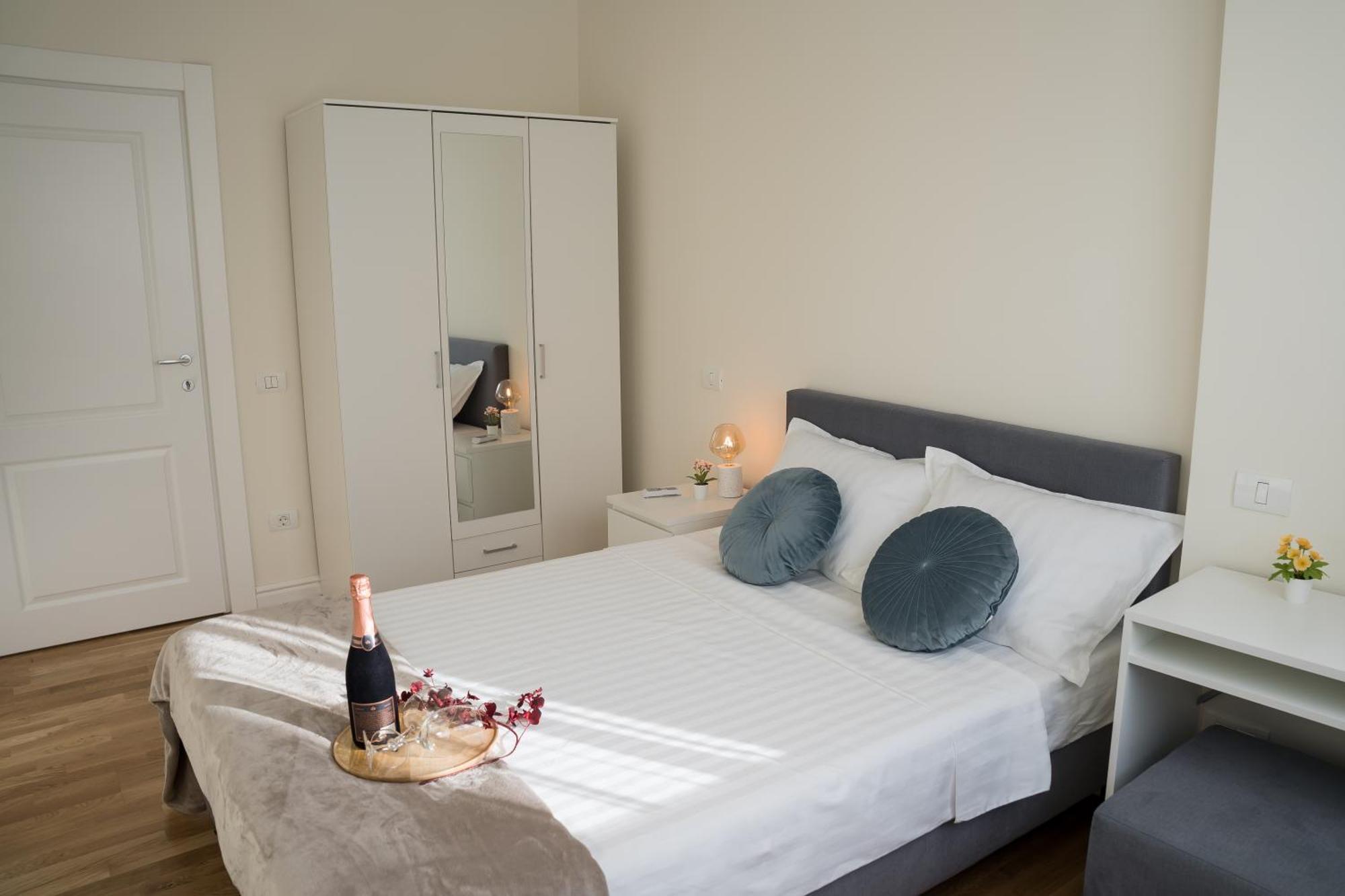 Azaleea Apartments 布加勒斯特 外观 照片